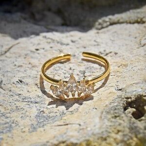 Dainty Crown Design CZ Ring